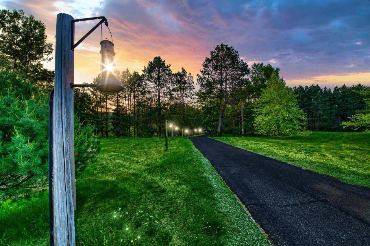 Edgewater Resort Iron Mountain Exteriör bild
